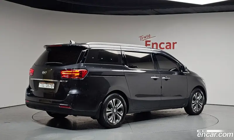 Kia Carnival (Canival)
