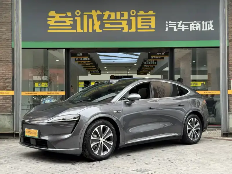 Luxeed Zhijie R7