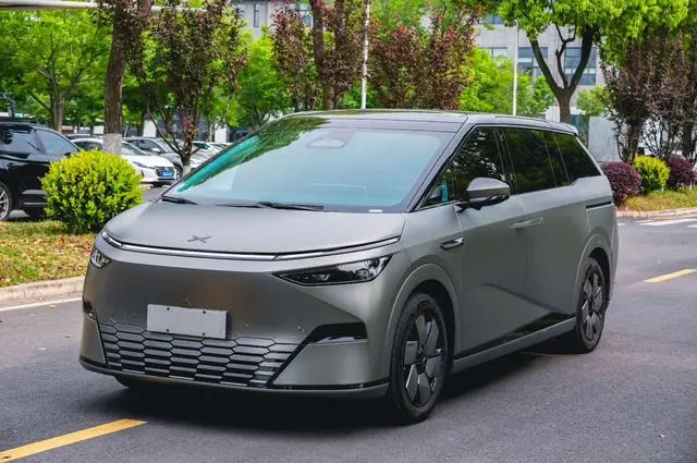 XPeng X9