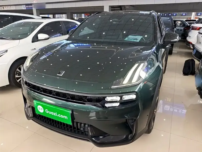 Lynk & Co 06