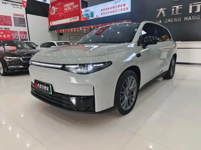Leapmotor C10