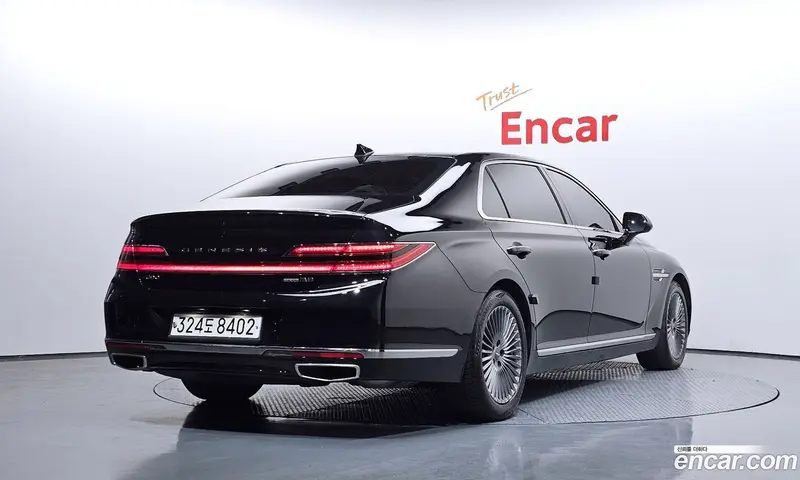 Genesis G90