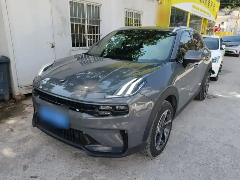 Lynk & Co 06