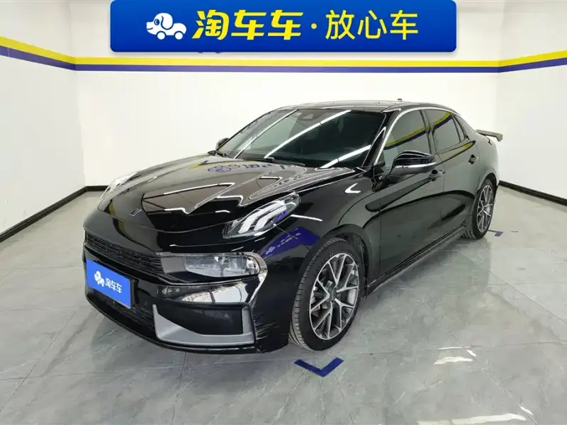 Lynk & Co 03