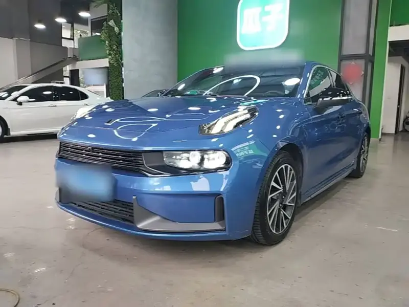 Lynk & Co 03