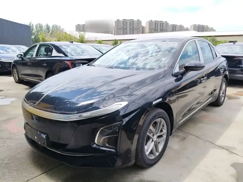 Hongqi E-QM5