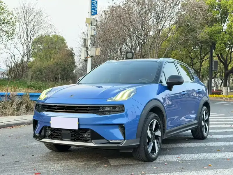 Lynk & Co 06