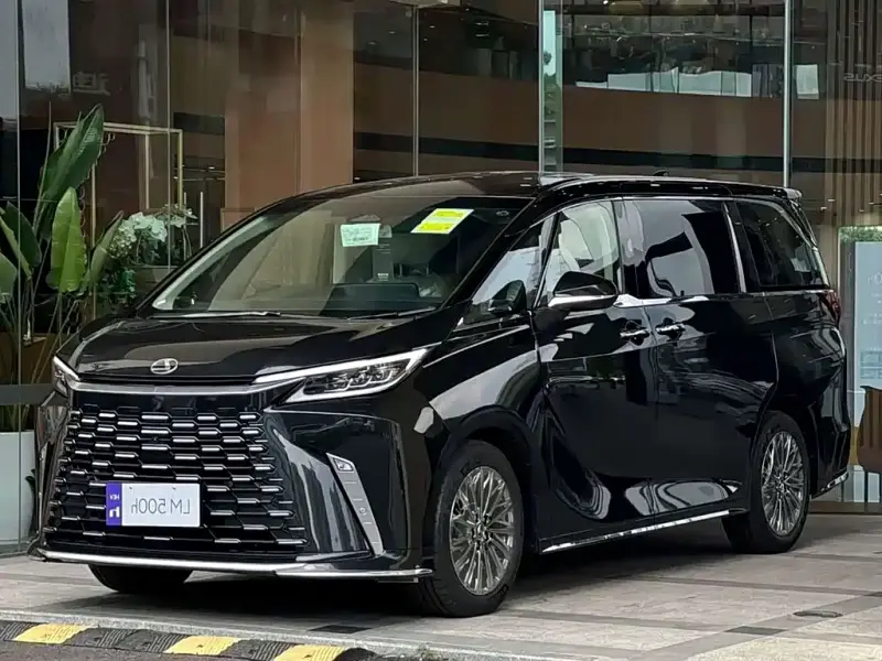 Lexus LM