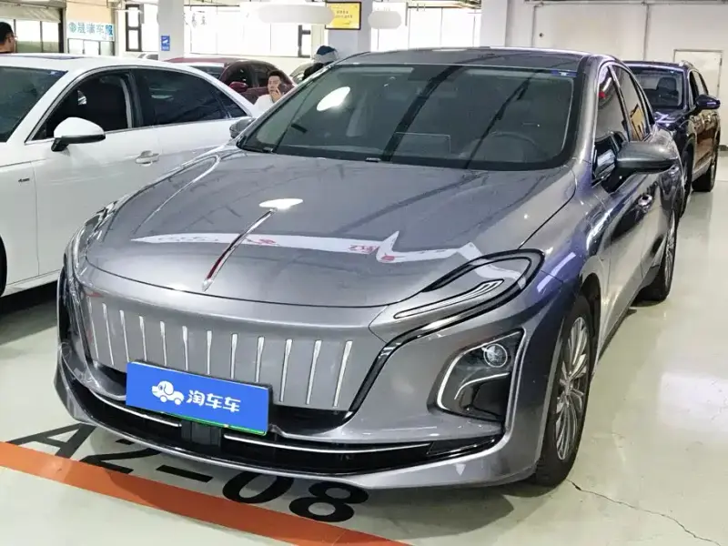 Hongqi E-QM5