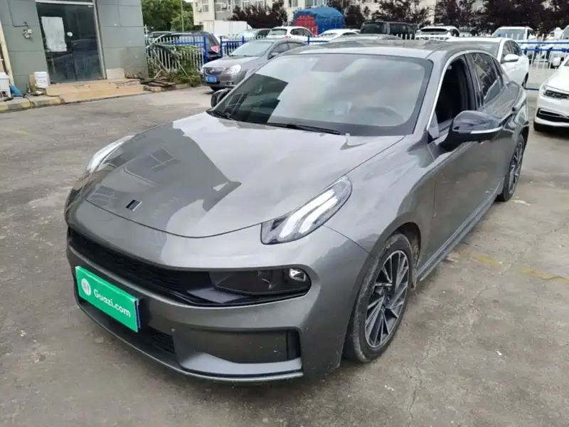 Lynk & Co 03