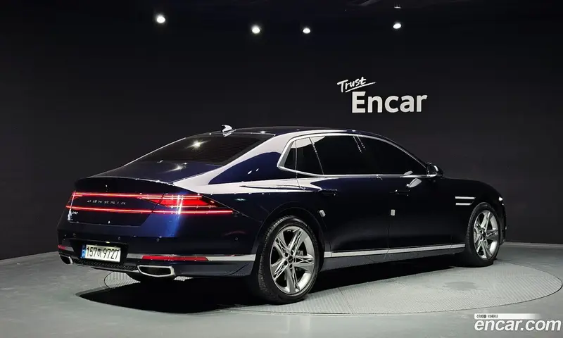 Genesis G90