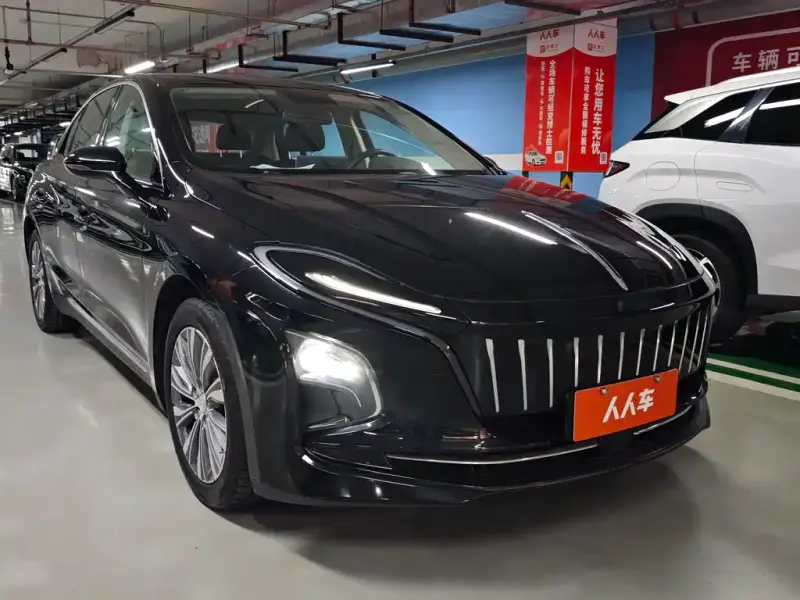 Hongqi E-QM5