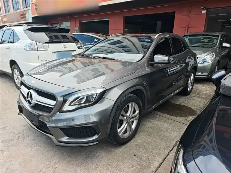 Mercedes-Benz GLA