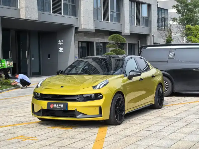 Lynk & Co 03