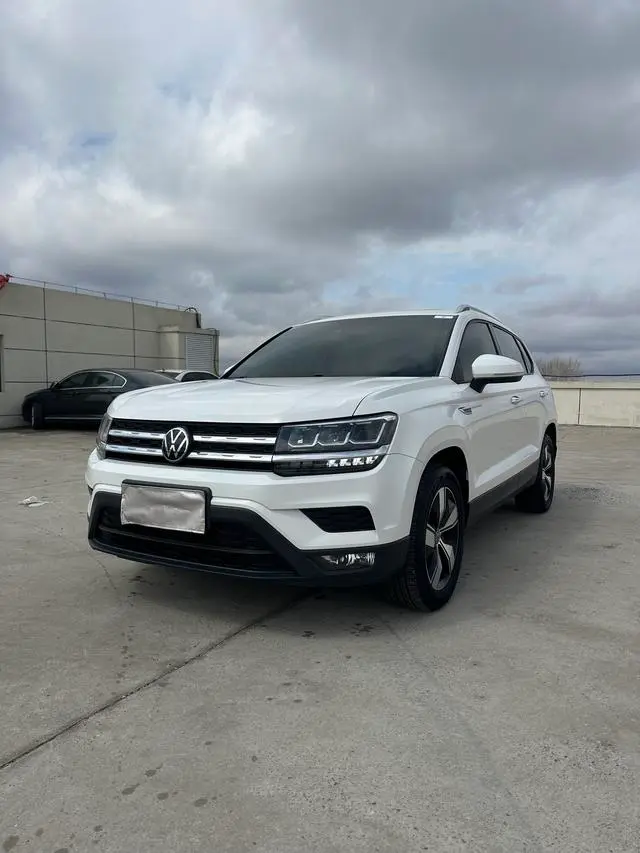 Volkswagen Tharu