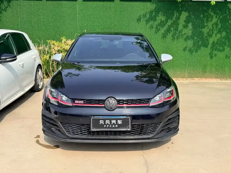 Volkswagen Golf GTI
