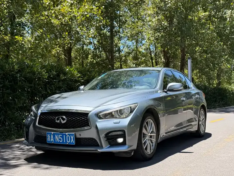 Infiniti Q50L