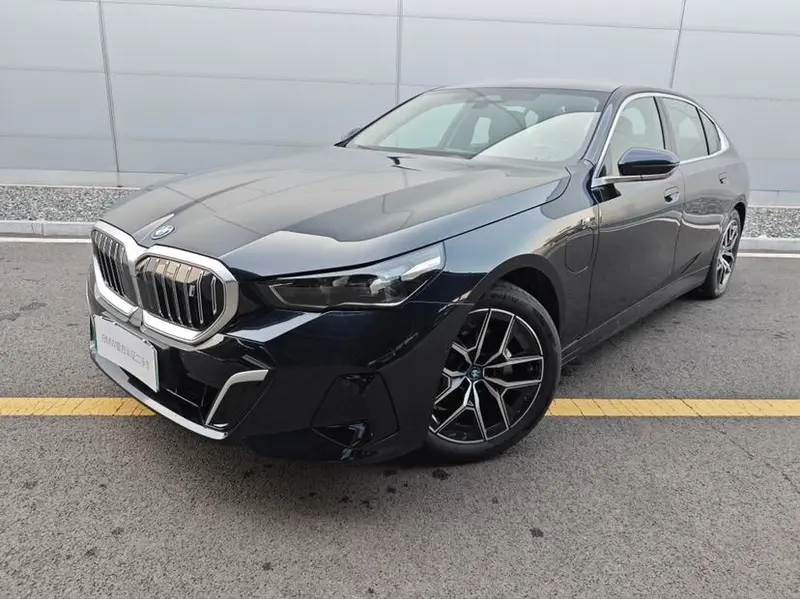 BMW i5