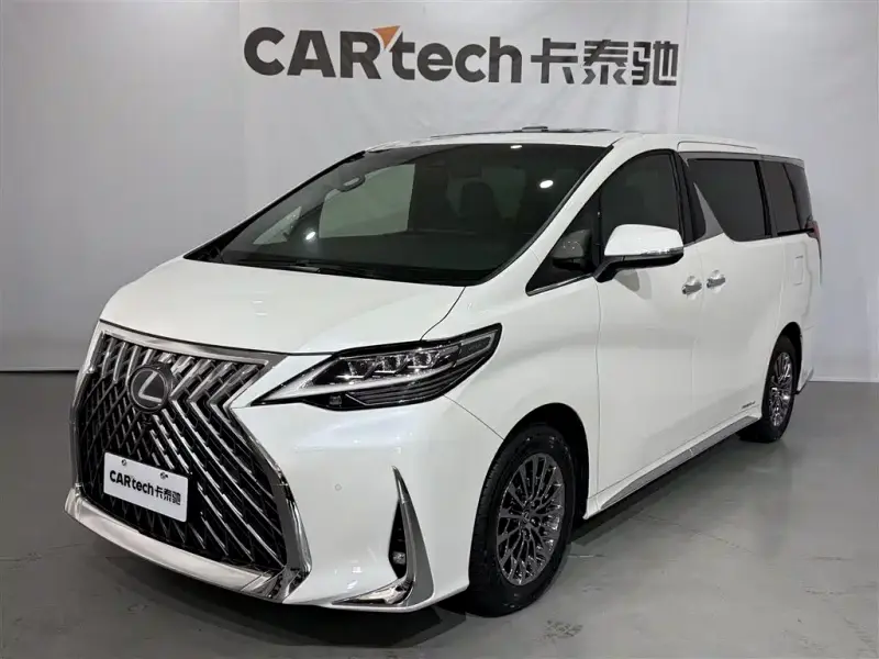 Lexus LM
