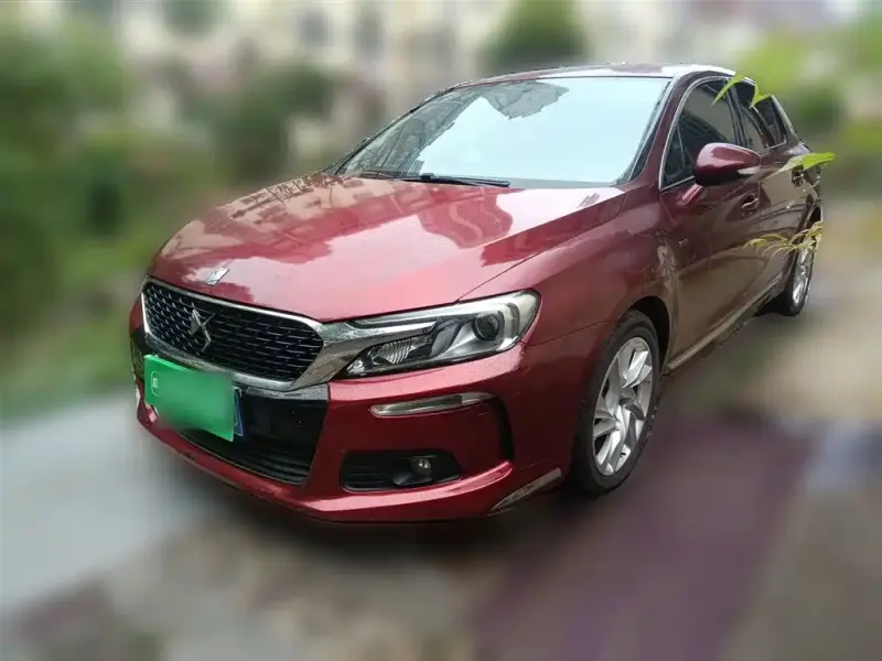 DS 4S