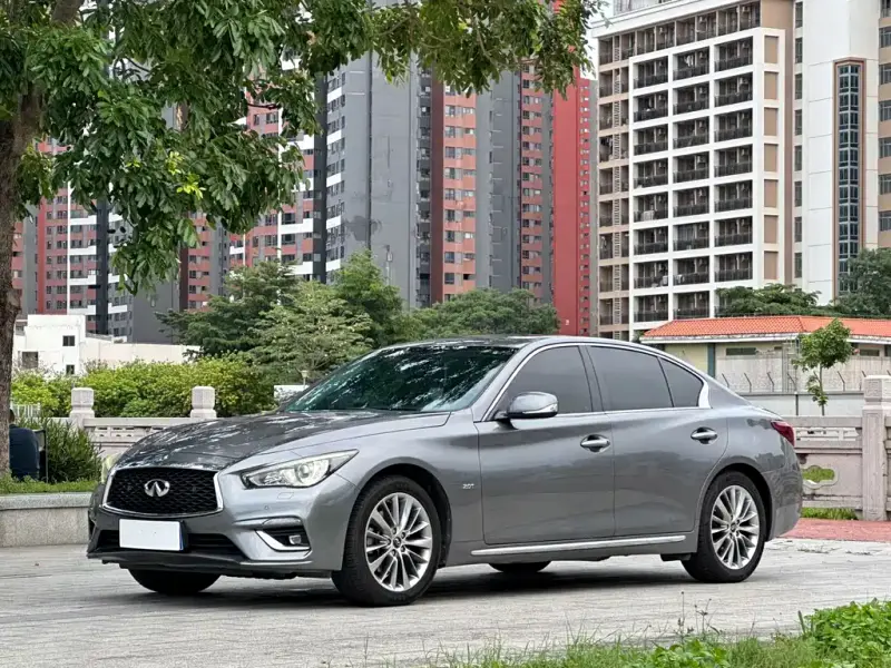 Infiniti Q50L