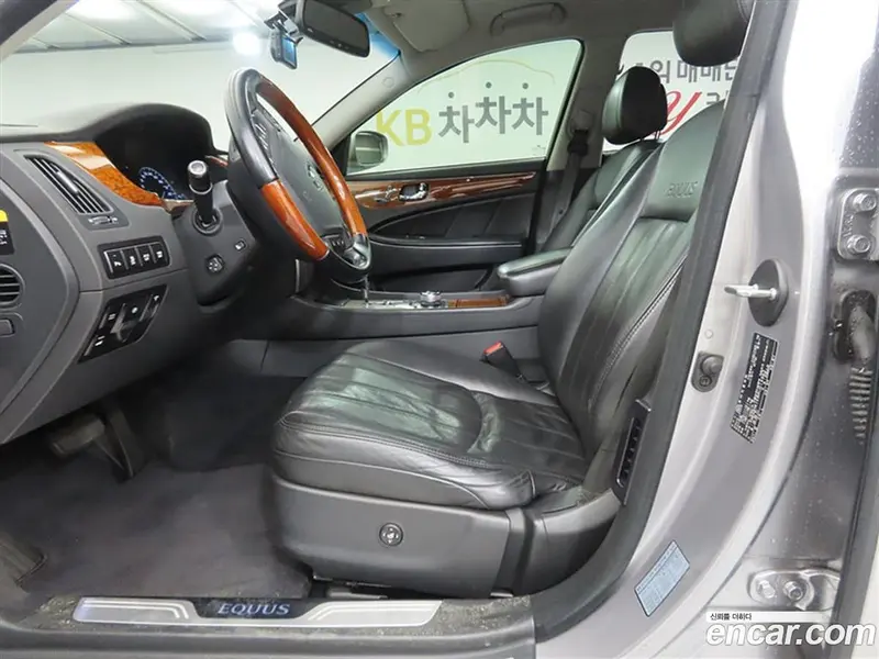 Hyundai Equus