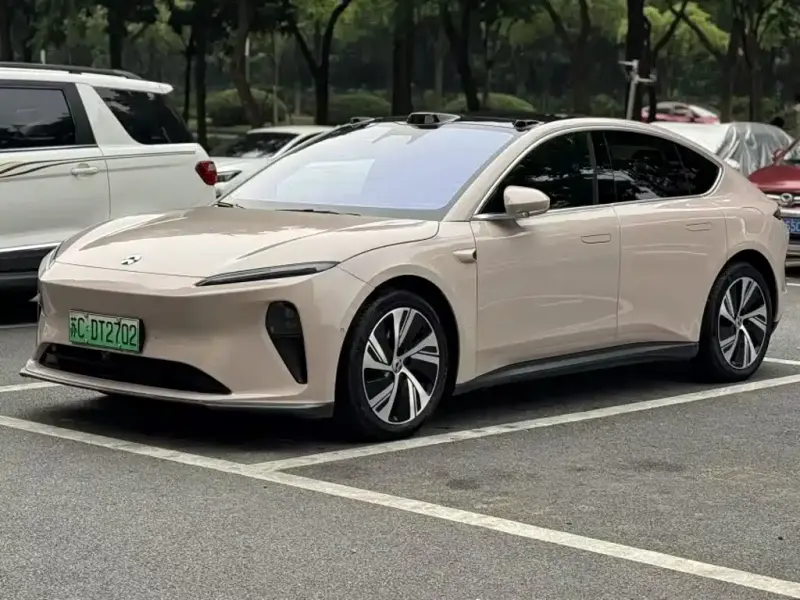 NIO ET5