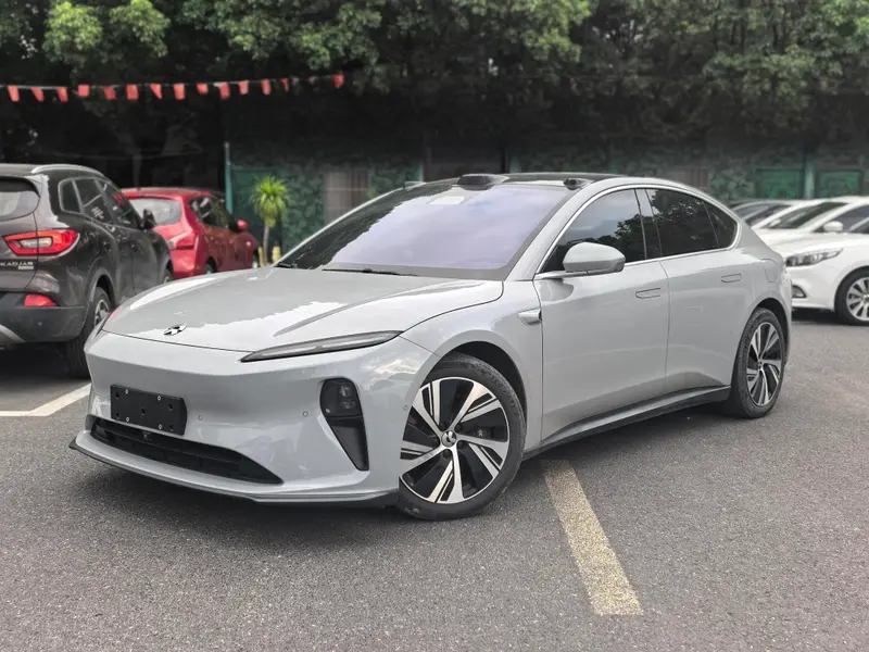 NIO ET5