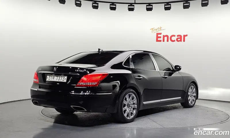 Hyundai Equus