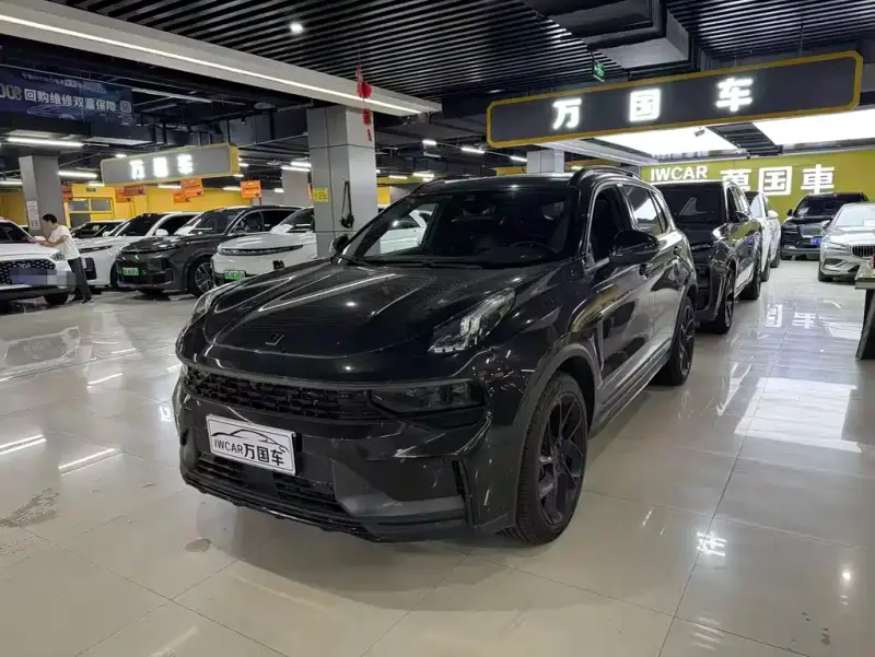 Lynk & Co 01