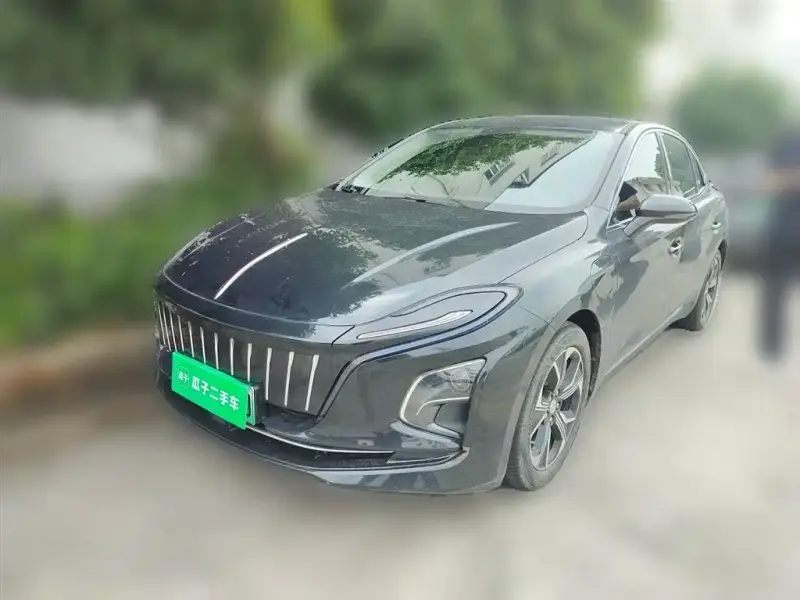 Hongqi E-QM5