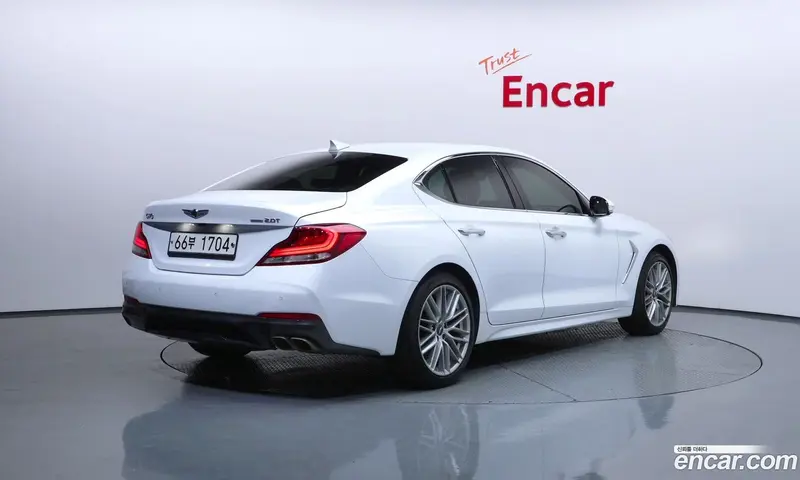 Genesis G70